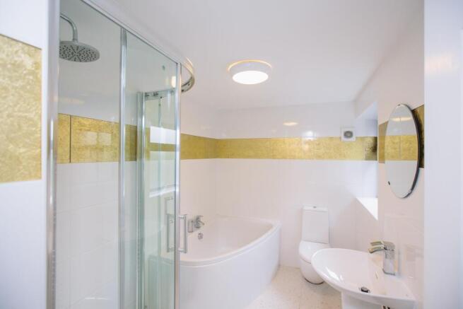 2 bed Flat to rent Image 8