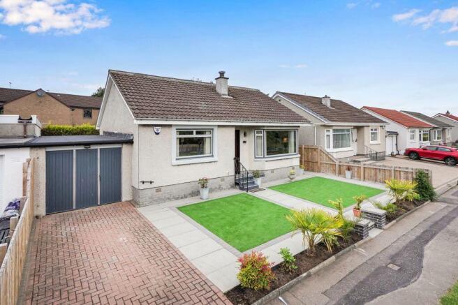 2-bed detached on 12 Pendreich View, Bonnyrigg, EH19 2EL, £345,000