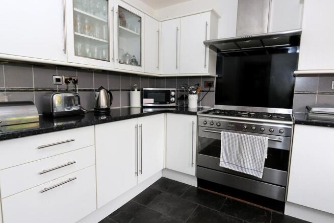 012 Kitchen.JPG
