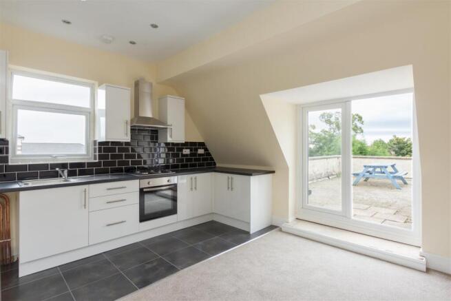 Church rd 83 flat 6 kitch.jpg