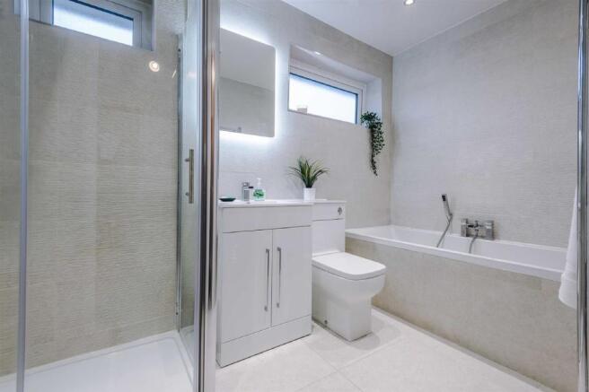Holt Lane Bathroom