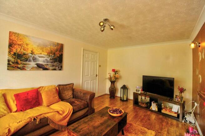 12, Ashwood Avenue photo 4