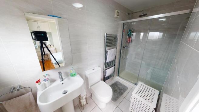 Coultshead Avenue En Suite