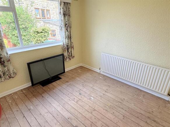 2 bed Semi-Detached Bungalow for sale Image 9