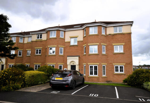 2 bed flat to rent Watermans Walk, Carlisle CA1