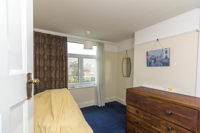 bed2.jpg