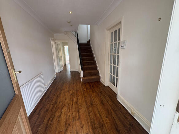 4 bed Detached to rent Image 11