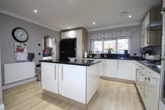 Kitchen/Dining Area 