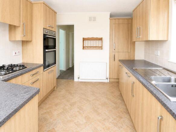 Fern Green, Hailsham, East Sussex, BN27 photo 4