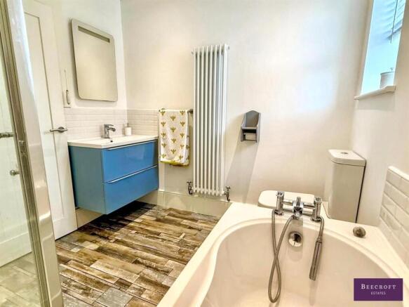3 bed Detached Bungalow for sale Image 11