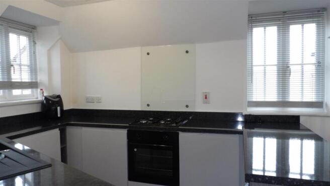 6 Wimpole House - Kitchen 1.JPG