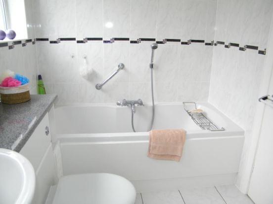 Bath & Shower Room