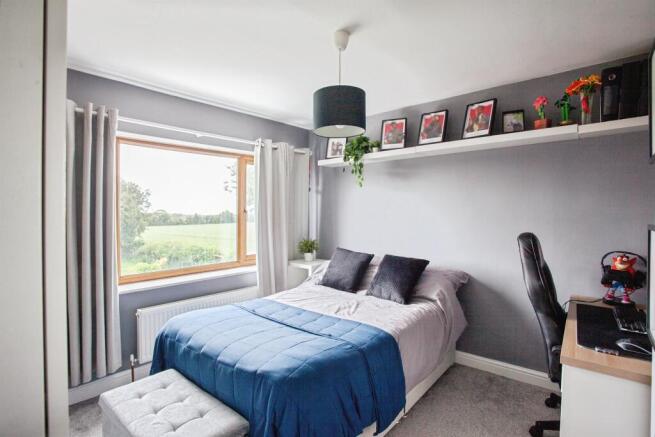 3 bed Semi-Detached for sale Image 10