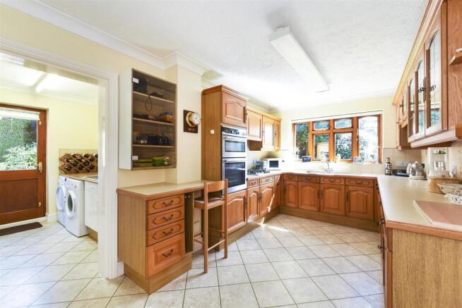 2 Oast Lane, TN10 3AQ  003.jpg