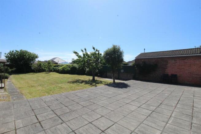 Clive Avenue, 33 Rear garden 6.JPG