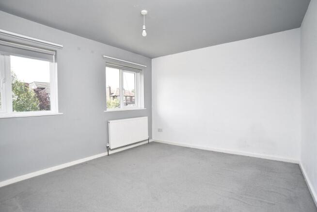 4 bed Semi-Detached for sale Image 10