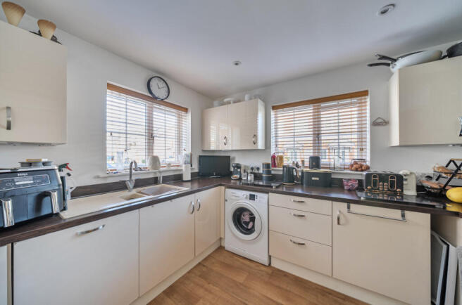 1373808-13-68ff58...