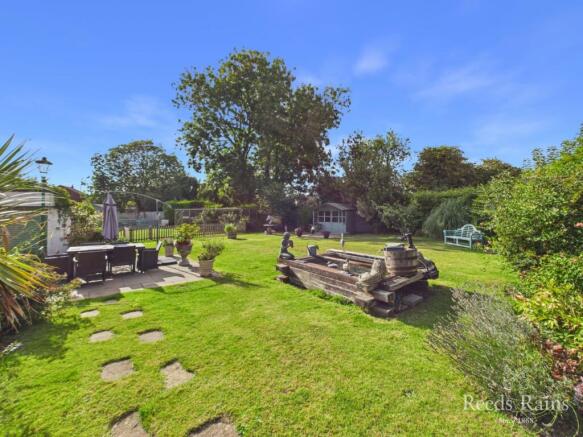 2 bed Semi-Detached for sale Image 11