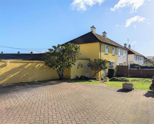 2-bed semi-detached on Underhill Road, Matson, Gloucester, £240,000