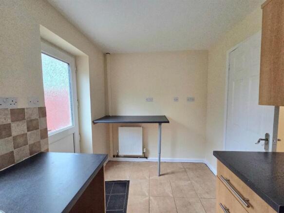 Kitchen 3.jpeg