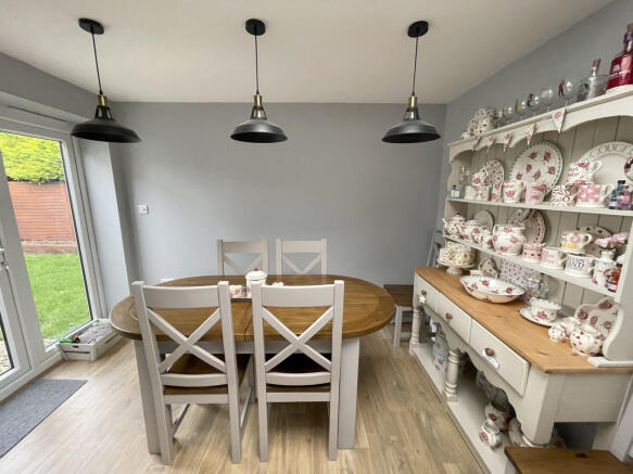Kitchen/Breakfast...