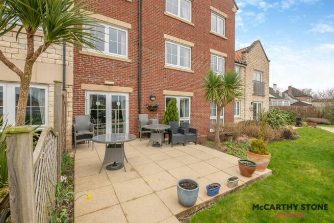 2 bed Apartment for sale Image 11