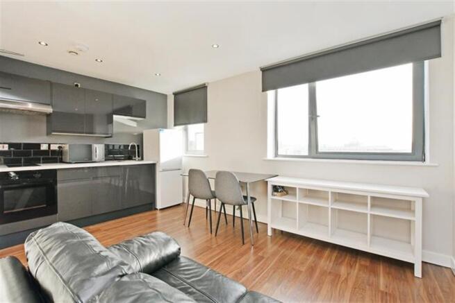 Studio to rent Image 6