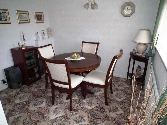 Bed 2 / Dining Room