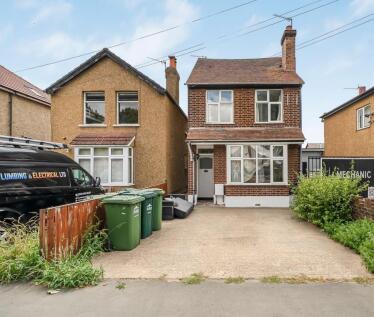Chesterfield Road, Ashford, TW15
