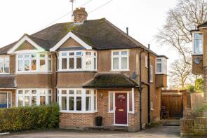 5, Clarence Walk, Redhill RH1 6NF
