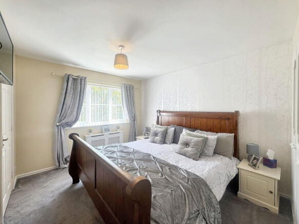 4 bed Detached for sale Image 12