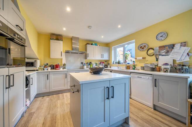 1416047-5-698dfe4...