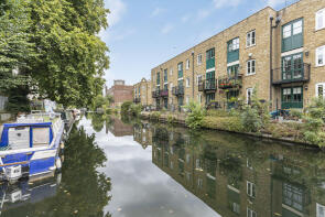 8, Nightingale Mews, London E3 5RT