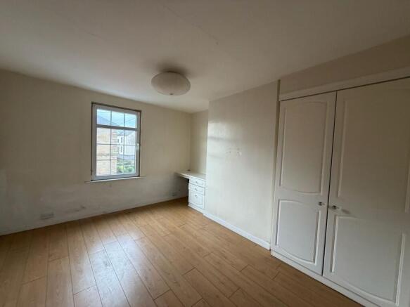 4 bed Terraced for sale Image 9