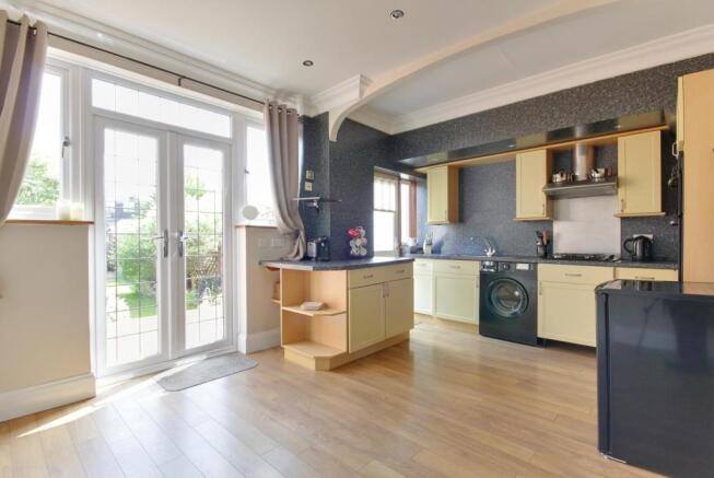 kitchen/dining area
