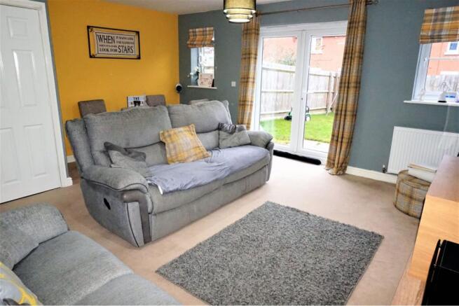 Lounge/Dining Room