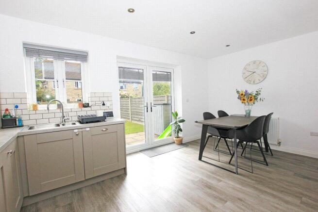3 bed Semi-Detached for sale Image 4