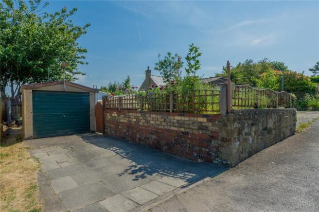 Garage & Driveway