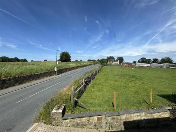 2 bed Semi-Detached for sale Image 12