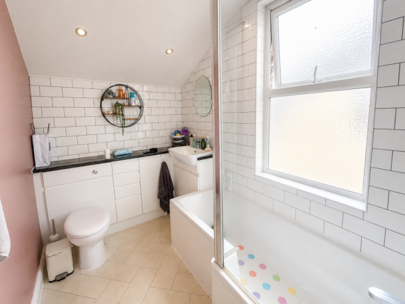 2 bed Terraced for sale Image 8