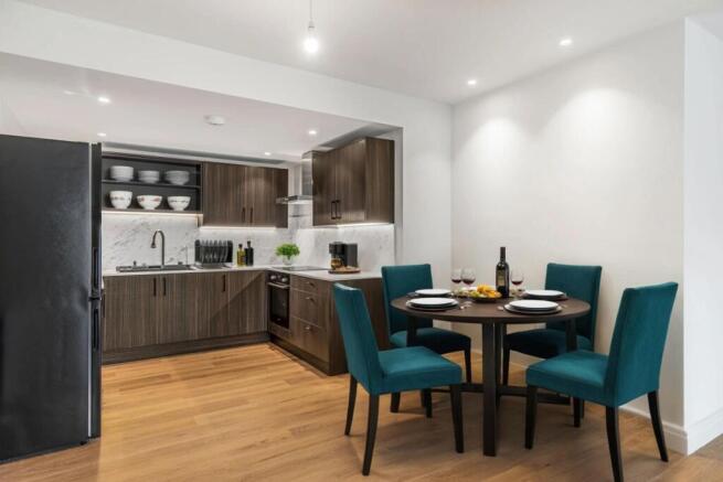 4.-Dining