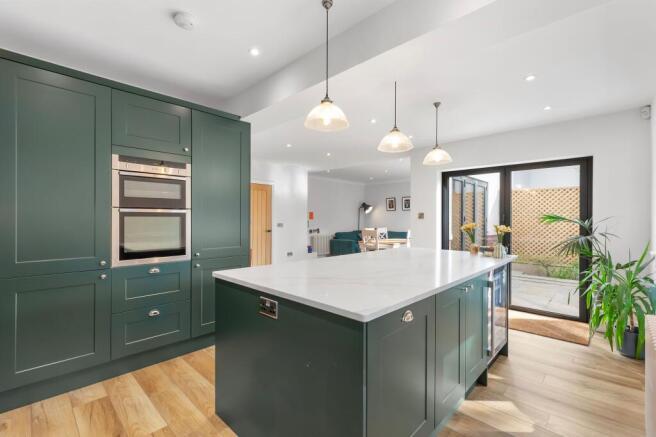 5 bed Semi-Detached for sale Image 7