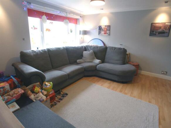 Lounge/Dining Room