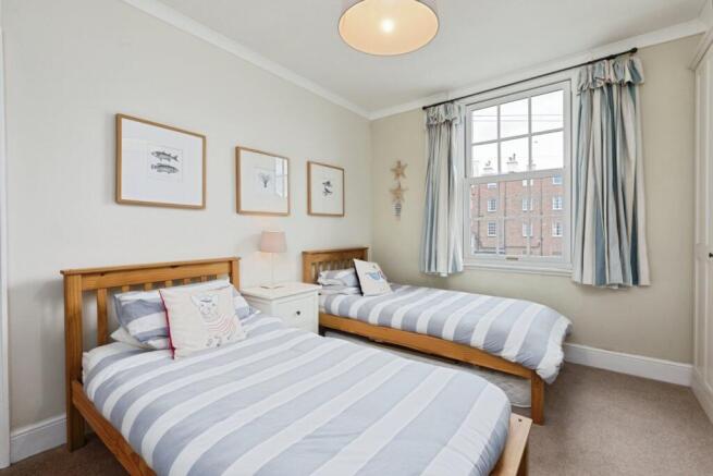 3 bed Town House for sale Image 12