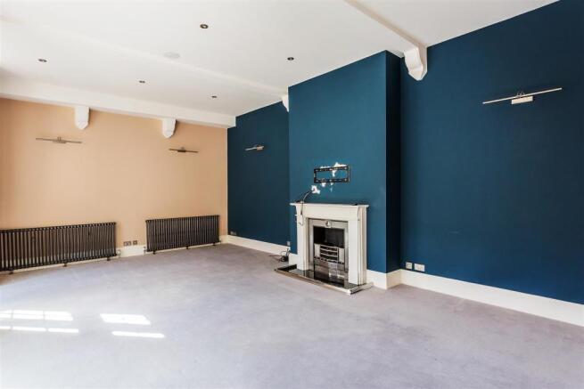 house. estate agency Albury Mansion Apartment 6