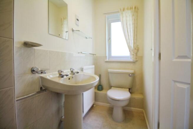 4 bed Detached for sale Image 9