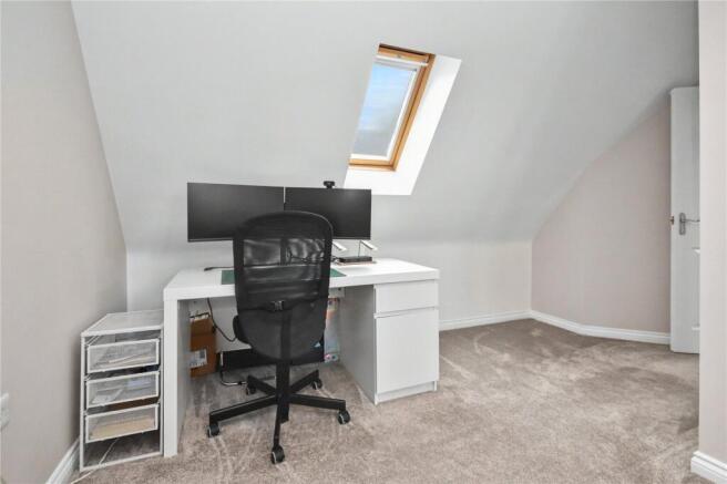 3 bed Town House for sale Image 9