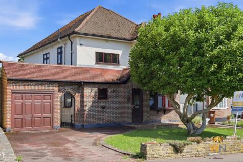 Surman Crescent, Hutton, Brentwood, CM13