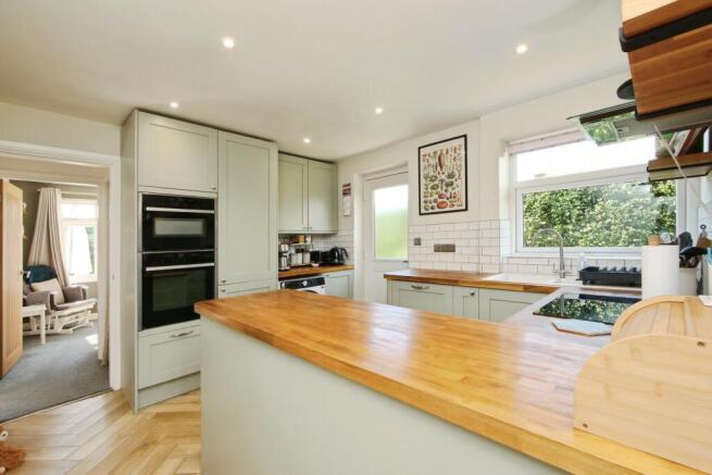 2 bed Semi-Detached Bungalow for sale Image 8