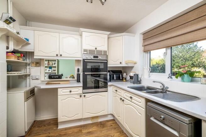 260407 - 19 Princes Road, Bromham - 14